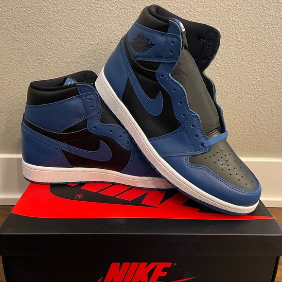 *SOLD* Air Jordan 1 Retro High OG Dark Marina Blue 555088-404 Men Size 12 DS New - Picture 1 of 5